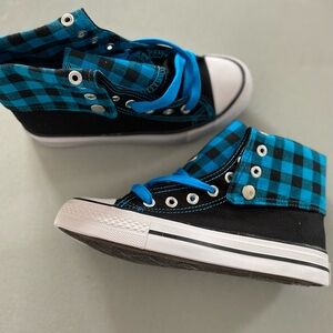 Womens size 5/ youth 3- NWT in box, blue & black high tops